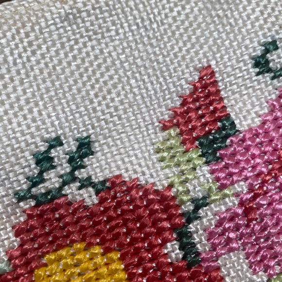 Vintage Woven Purse with Wood Clasp Handle Mid Century Style Handbags - Picture 13 of 16